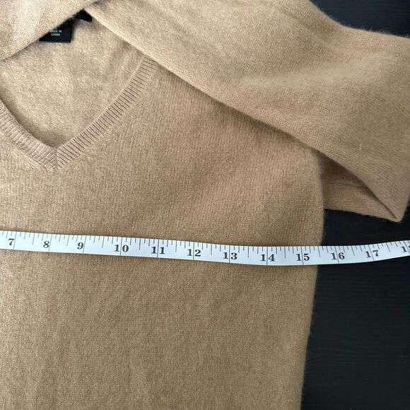 Ann Taylor Sweater Womens Sz S Camel Tan 100% Cashmere V Neck Long Sleeve Preppy - Picture 10 of 11